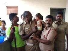 10 நிமிடம் தான்… வீட்டை பூட்டிக்கொண்ட பாப்பா ‘வர்ஷினி’ பத்திரமாக மீட்பு 