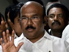 வேலூர் தேர்தல் ரத்து.. திமுகவுக்கு சாட்டையடி.. அமைச்சர் ஜெயக்குமார் ஆவேசம் 