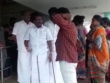 முன்விரோதம்.. ஓட்டு போட வந்த திமுக பிரமுகர் வெட்டி கொலை.. மதுரையில் பயங்கரம் 