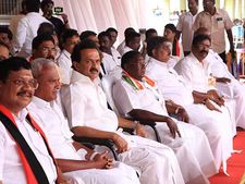 பகைக் கூட்டத்தை கிழித்தெறிவோம்.. மோசடி அரசுகளை வீட்டுக்கு அனுப்புவோம்.. புதுச்சேரியில் ஸ்டாலின்