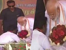 ஆஹா..  ஜெ. காலில் விழுந்தது போலவே... மோடி காலில் பொத் பொத்தென்று விழுந்த வேட்பாளர்கள்! 