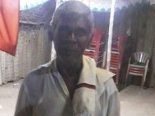 70 வயது பெரியவரை பளார் என கன்னத்தில் அறைந்த இன்ஸ்பெக்டர்.. சுருண்டு விழுந்ததால் பெரும் பரபரப்பு 