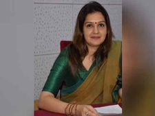 மராட்டியத்தில் காங்கிரஸ் கட்சிக்கு பின்னடைவு.. சிவசேனாவில் இணையும் பிரியங்கா சதுர்வேதி 