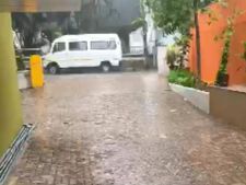 சட்டென்று மாறிய பெங்களூர் வானிலை.. இடியோடு பெய்த திடீர் ஆலங்கட்டி மழை.. மக்கள் குஷி! 