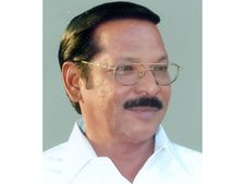 நத்தமேடுவாக்குச்சாவடிகளில் பாமகவினர் முறைகேடு... திமுக சார்பில் புகார் 