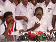 குஷ்பு.. இளமை.. தொட்டால் சிவக்கும் அழகு.. செல்லூர் ராஜு.. எலக்ஷன் மேட்டரு.. பீல் ஆயிட்டாப்ள!