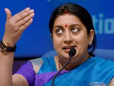 வயநாடு மக்களே.. ராகுலை நம்பாதீங்க.. அமேதியை ஏமாத்திட்டு வர்றாரு.. ஸ்மிருதி