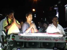 எனது ஓட்டு ஸ்டாலினுக்குத்தான்.. அதிமுக பிரச்சாரத்தில் நடிகை விந்தியா பரபரப்பு பேச்சு 