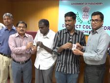  பிரெய்லி வாக்காளர் அடையாள அட்டை.. அசத்திய புதுச்சேரி தேர்தல் ஆணையம்