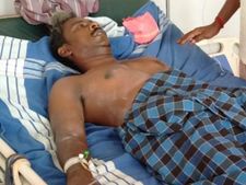 ஏழைகள் இருவரின் உயிரை காவு வாங்கிய கள்ளச்சாராயம்- கணவனை இழந்த பெண்கள் கலெக்டரிடம் மனு 