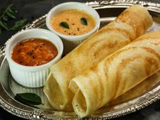 சதுரகிரி கோயிலில்  ஒரு இட்லி விலை ரூ.20, தோசை விலை ரூ.100க்கு விற்பனை..  பக்தர்கள் அவதி 