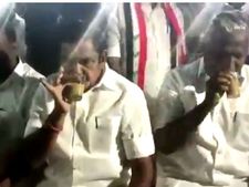 சாலையோர டீக்கடையில்.. அமைச்சர்களுடன் டீ சாப்பிட்ட முதல்வர் 
