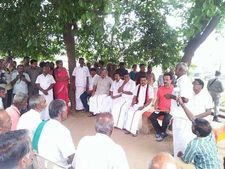 ஜோதிமணியை இப்படியா நிற்க வைப்பது.. உட்கார வைத்திருக்கலாமே.. கரூர் காங்கிரஸில் புலம்பல்! 
