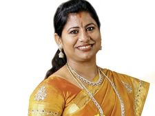 பாதாள அறையும் இல்லை.. கட்டிலுக்கு அடியில் பணமும் இல்லை.. மறுக்கும் மார்ட்டின் மனைவி லீமா 