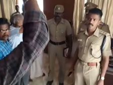   கந்துவட்டி.. கடன் பிரச்சினை.. ஒரே குடும்பத்தில் 4 பேர் விஷம் குடித்துத் தற்கொலை