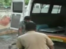 மார்ட்டின் கல்லூரி காசாளர் சாவில் சந்தேகம்.. கொலை செய்யப்பட்டதாக மகன் புகார் 