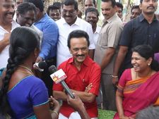 நாங்கள் தான் காவலாளி... இல்ல, நாங்க தான் காவலாளி... பாஜக vs திமுக 