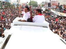 நான் ஆட்சியை கலைக்க முயற்சிக்கிறேனா? அது தானாக கவிழும்.. சொல்கிறார் ஸ்டாலின் ! 