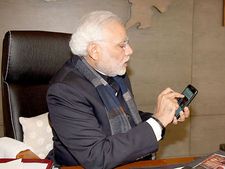 என்னாது மோடி 88லேயே மெயில் அனுப்பினாரா.. இன்டர்நெட்டை இந்தியாவுக்கு அறிமுகப்படுத்தியவர் சிரிப்பு!