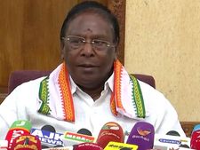 பிரக்யா சிங்கின் பேச்சு பாஜகவின் மனநிலையை காட்டுகிறது... முதல்வர் நாராயணசாமி சொல்கிறார் 