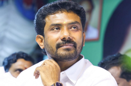 ஈவிகேஎஸ் மூத்த அரசியல்வாதி.. அவருக்கு அந்த சந்தோஷத்தை தருவதில் மகிழ்ச்சி.. ஒபிஸ் மகன் பேட்டி 