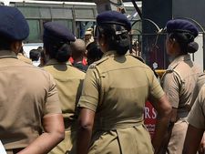 அப்பாடா.. ஈரோடு மாவட்ட பெண் காவலர்கள்  பெருமூச்சு.. விரைவில் அமலாகிறது வார விடுமுறை 
