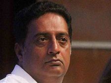 திருவனந்தபுரத்தில் திடீர் திருப்பம்.. சசிதரூர் முன்னிலை.. பாஜக வேட்பாளருக்கு பின்னடைவு 