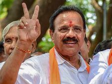 எம்எல்ஏ, சி.எம், மத்திய அமைச்சர்.. அரசியல் வாழ்க்கையில் படிப்படியாக உயர்ந்த சதானந்த கவுடா 
