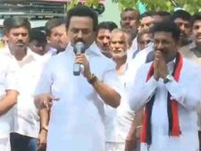 கருணாநிதிக்கு 6 அடி இடம் தராத எடப்பாடிக்கு நீங்கள் வாக்களிக்கலாமா.. ஸ்டாலின் கேள்வி