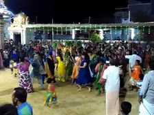 சத்தியமங்கலம் அருகே கோவில் திருவிழாவில் பெண்கள் போட்ட கம்பம் ஆட்டம்.. அசத்தல் வீடியோ! 