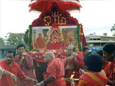 மேல்மருவத்தூர் கோவிலை அறநிலையத்துறையின் கீழ்கொண்டுவர முயற்சி.. அதிகாரிகளுக்கு கடும் எதிர்ப்பு 