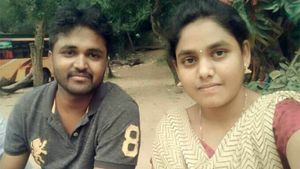 அதை விடுங்க மக்களே.. நம்ம நந்தினிக்கு ஜூலை 5ம் தேதி கல்யாணம்.. மனசார வாழ்த்துங்க! 