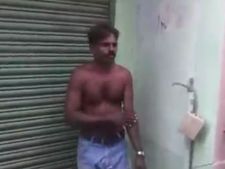 பெண்ணுக்கு செக்ஸ் தொல்லை கொடுத்த இளைஞர்.. பெண் குரலில் பேசி வரவழைத்த கணவர்.. வெளுத்த கிராம மக்கள்!