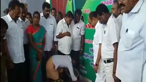 125 அடியில்.. செம உயரத்தில்.. புத்தம் புது தேசியக் கொடிக் கம்பம்.. குமரியில் அடிக்கல்