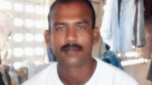 வீட்டின் கதவை திறந்த திருமலாதேவி.. கணவனின் நிலை கண்டு பேரதிர்ச்சி.. போலீஸ்காரரின் விபரீத முடிவு 