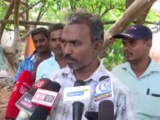 சேலம் - சென்னை 8 வழிச்சாலை திட்டத்துக்கு எதிர்ப்பு.. மக்கள் கருப்பு கொடி ஏந்தி போராட்டம் 