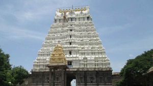 40 ஆண்டுகளுக்கு ஒருமுறை நடைபெறும் அத்தி வரதர் திருவிழா.. காஞ்சியில் ஏற்பாடுகள் தீவிரம் 