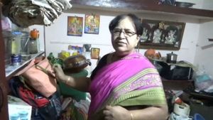 கவரிங் நகை வியாபாரி வீட்டில் தங்கம், வெள்ளி கொள்ளை... புதுச்சேரியில் கொள்ளையர்களுக்கு வலை