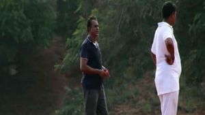 தண்ணீர் பிரச்சினையையும் இதேபோல் தவிடுபொடியாக்குவாரா?.. பவுலிங்கில் அசத்திய அமைச்சர் வேலுமணி- வீடியோ 