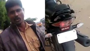 ஏன் ஹெல்மட் போடல.. பைக்கில் நம்பர் பிளேட் எங்கே.. தெறிக்க விட்ட இளைஞர்.. மிரண்டு ஓடிய போலீஸ்காரர் 