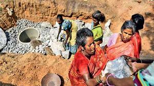செத்துக் கொண்டிருந்த நாக நதி.. ஓடி வந்து உயிர் கொடுத்து மீட்ட 20,000 பெண்களின் ஈர மனசு! 