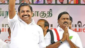 வேலூர்: ஜாதி சங்க கட்சி நிர்வாகிகளை வளைத்துப் போட்ட ஏ.சி.சண்முகம்... திமுக தலைமை ஷாக் 
