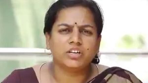 இது என்னங்க நியாயம்.. சீறிய நாம் தமிழர் வேட்பாளர்.. மீண்டும் வேலூரில் களமிறங்கிய தீபலட்சுமி