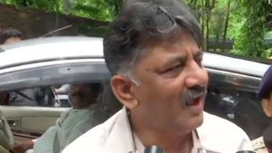 எம்எல்ஏக்கள் தங்கியுள்ள ஓட்டல் முன்பு சிவக்குமார் உருக்கம்.. அனுமதி மறுப்பால் உச்சகட்ட பரபரப்பு 