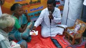 கிளி ஜோசியத்தை கையில் எடுத்த திமுக.. ஏலே பாண்டி நாகம்மாளுக்கு சீட் எடு! 