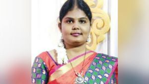 அப்பாவை இறுக்கி பிடித்தபடி பைக்கில் சென்ற லாவண்யா..  மோதிய குடிகார இளைஞர்கள்.. பறிபோனது உயிர் 