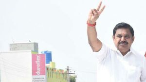 சிந்தியுங்கள்.. ஆட்சியில் இல்லாத திமுக என்ன வாக்குறுதி தரும்.. வேலூரில் முதல்வர் பழனிசாமி பிரசாரம் 