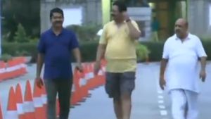 எடியூரப்பாவுக்கு தில்லைப் பார்த்தீங்களா..  கர்நாடக சட்டசபையையே கூவத்தூராக்கி பெருங்கூத்து! 
