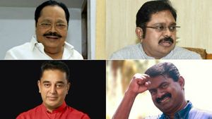 வேலூரில் இரு முனைப்போட்டி... காத்திருக்கும் கமல், தினகரன் வாக்குகள்.. யார் கைக்கு போகும்?? 