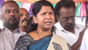 துப்பு துலங்கப்படாத உமா மகேஸ்வரி மரணம்.. வழக்கு விசாரணை நடக்கிறதா? இல்லையா?.. கனிமொழி சரமாரி கேள்வி 